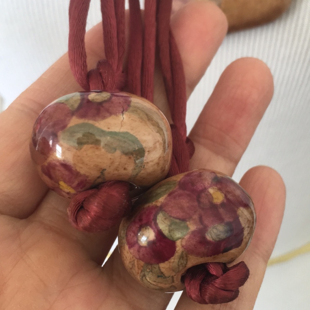 Ceramic beads lalieta triangle flower 🌺 necklace - Picture 6 of 6